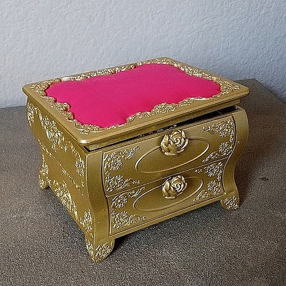 Vintage! BETSEY JOHNSON Resin Pink Rose Print Hinged Bangle Watch. New Battery!